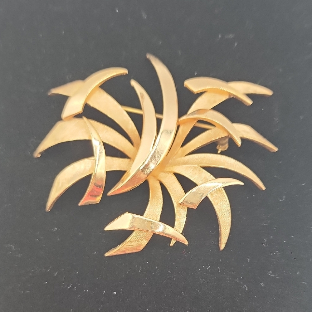 Crown Trifari Large Gold Abstract Brooch
